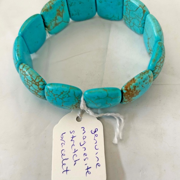 BRACELET, MAGNESITE GEMSTONE, STRETCH ELASTIC, TAG ON, HANDMADE IN CANADA - Picture 2 of 2